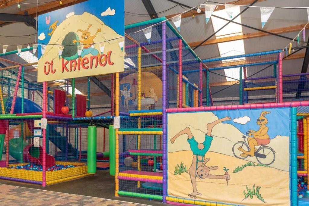 Camping De Duinhoeve Chalet Vogel Not For Companies Nieuw-Haamstede Dış mekan fotoğraf