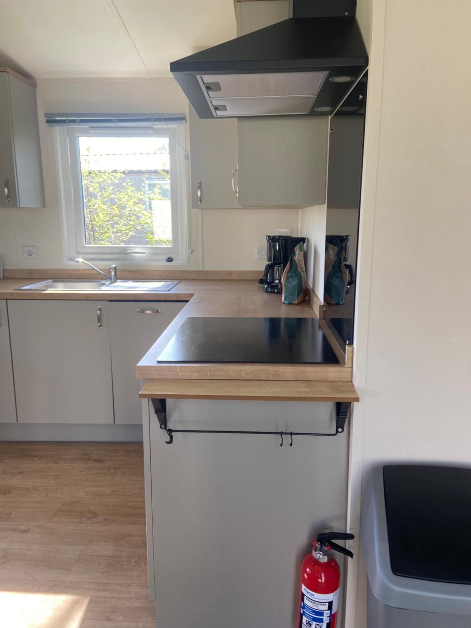 Camping De Duinhoeve Chalet Vogel Not For Companies Nieuw-Haamstede Dış mekan fotoğraf