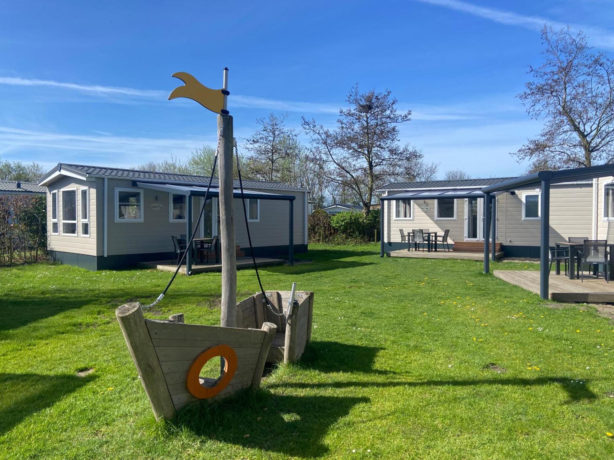Camping De Duinhoeve Chalet Vogel Not For Companies Nieuw-Haamstede Dış mekan fotoğraf